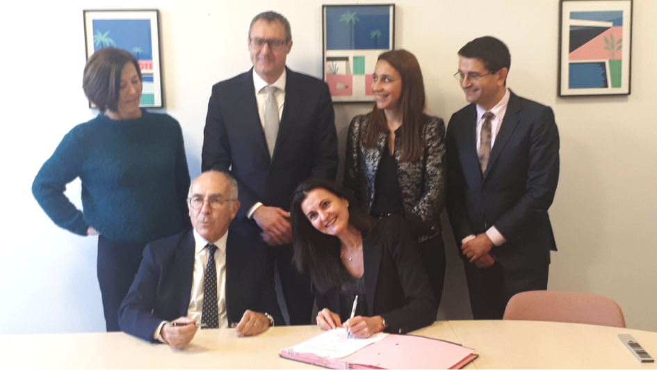 signature de l'accord-cadre : - la Direction de l’administration pénitentiaire (Ministère de la Justice), - la Dgsip (MESRI), - France Universités.
