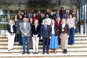 Photo de tous les représentants des universités et organisation invitées